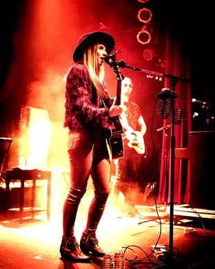 ZZ Ward